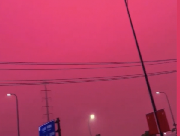 El cielo se tiñó de rosa en China: el llamativo fenómeno que apareció antes de una fuerte tormenta
